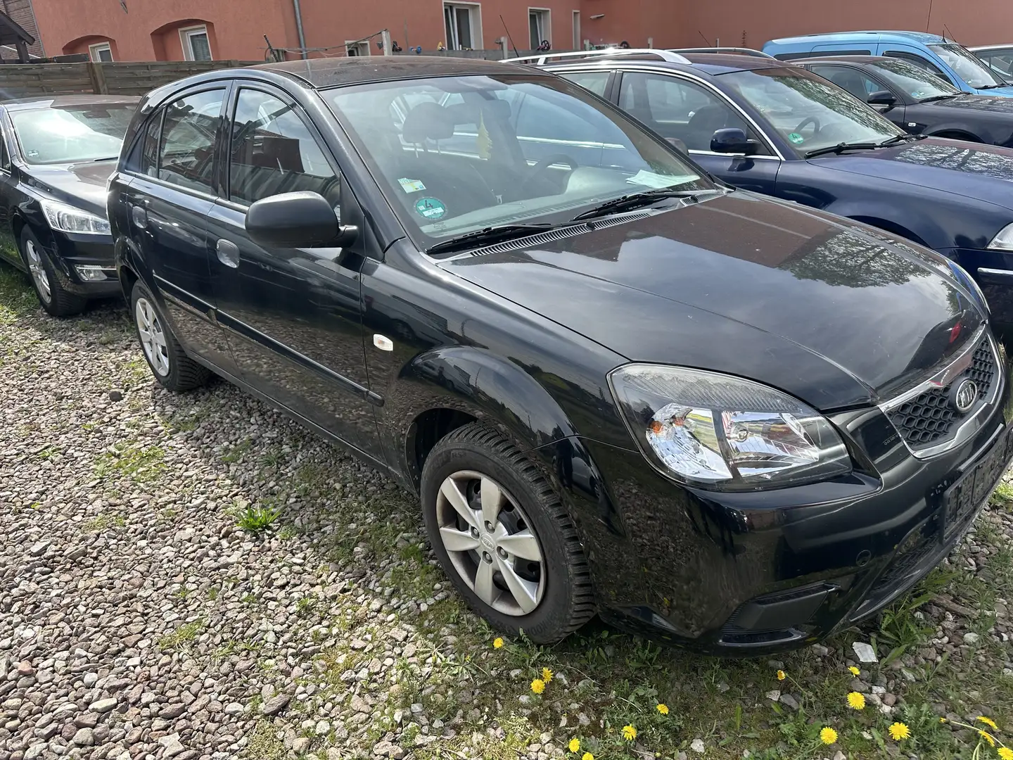 Kia Rio 1.4 Attract Schwarz - 2