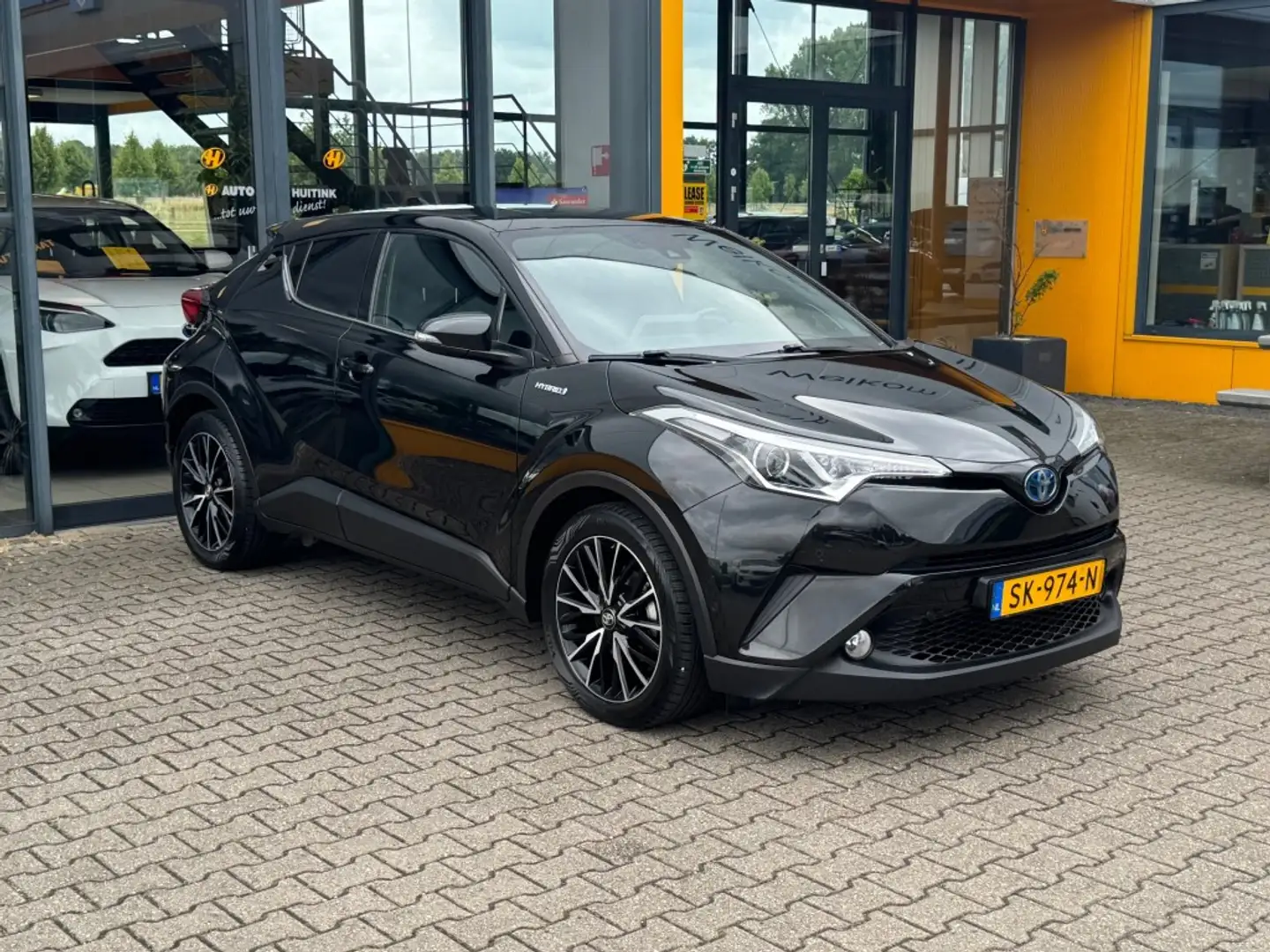 Toyota C-HR 1.8 Hybrid Style - camera - navi - stoelverwarming Zwart - 2