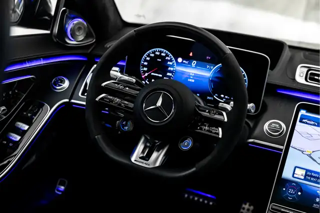 Mercedes-Benz S-Class view 24