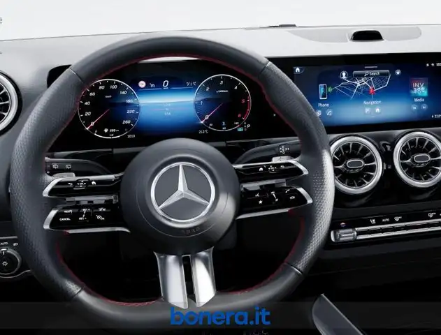 Mercedes-Benz Gla view 5