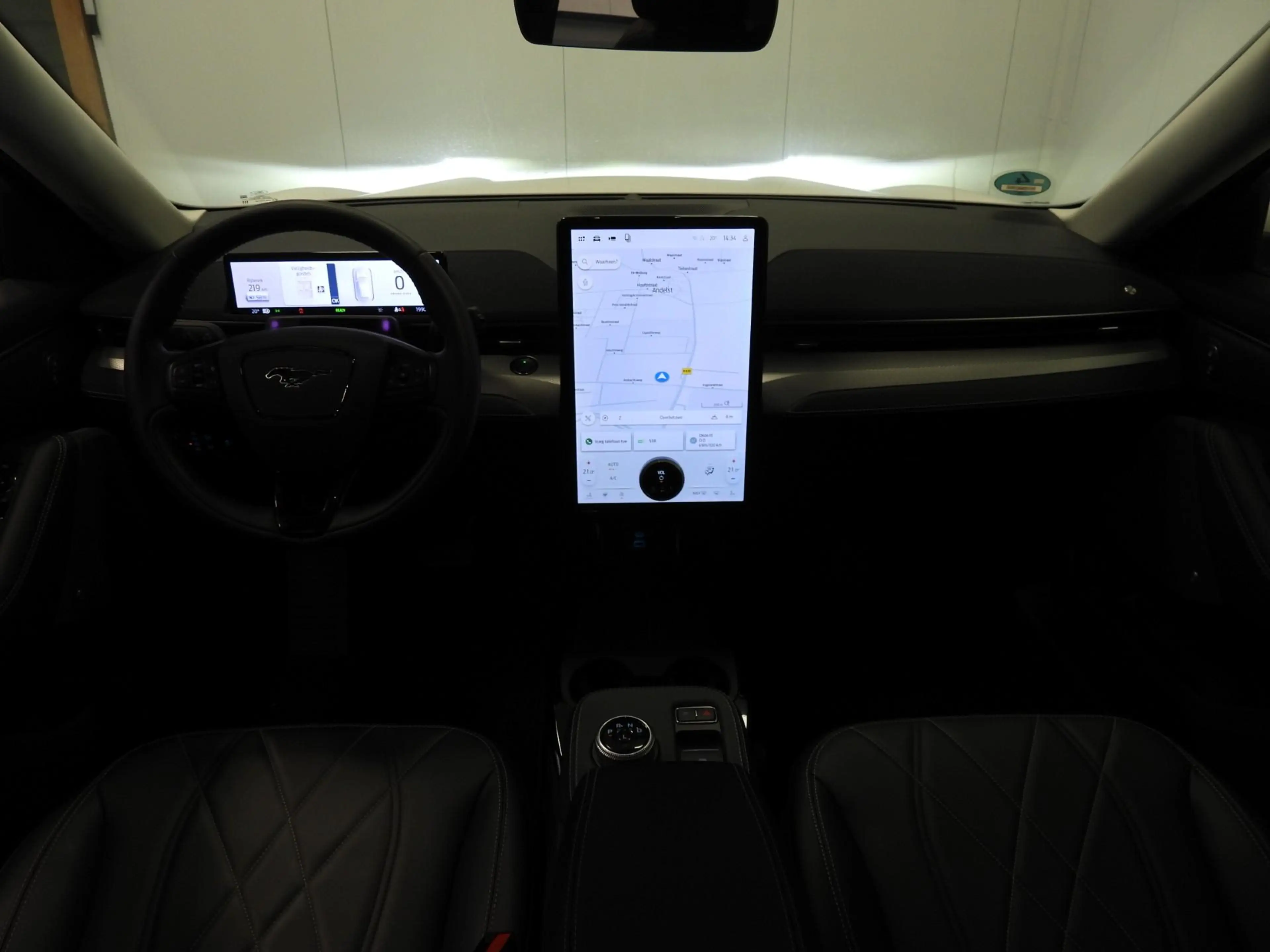 Ford Mustang Mach-E RWD 75 kWh LEER/NAVI/360CAM/LED/B&O/18"LMV! — photo 5