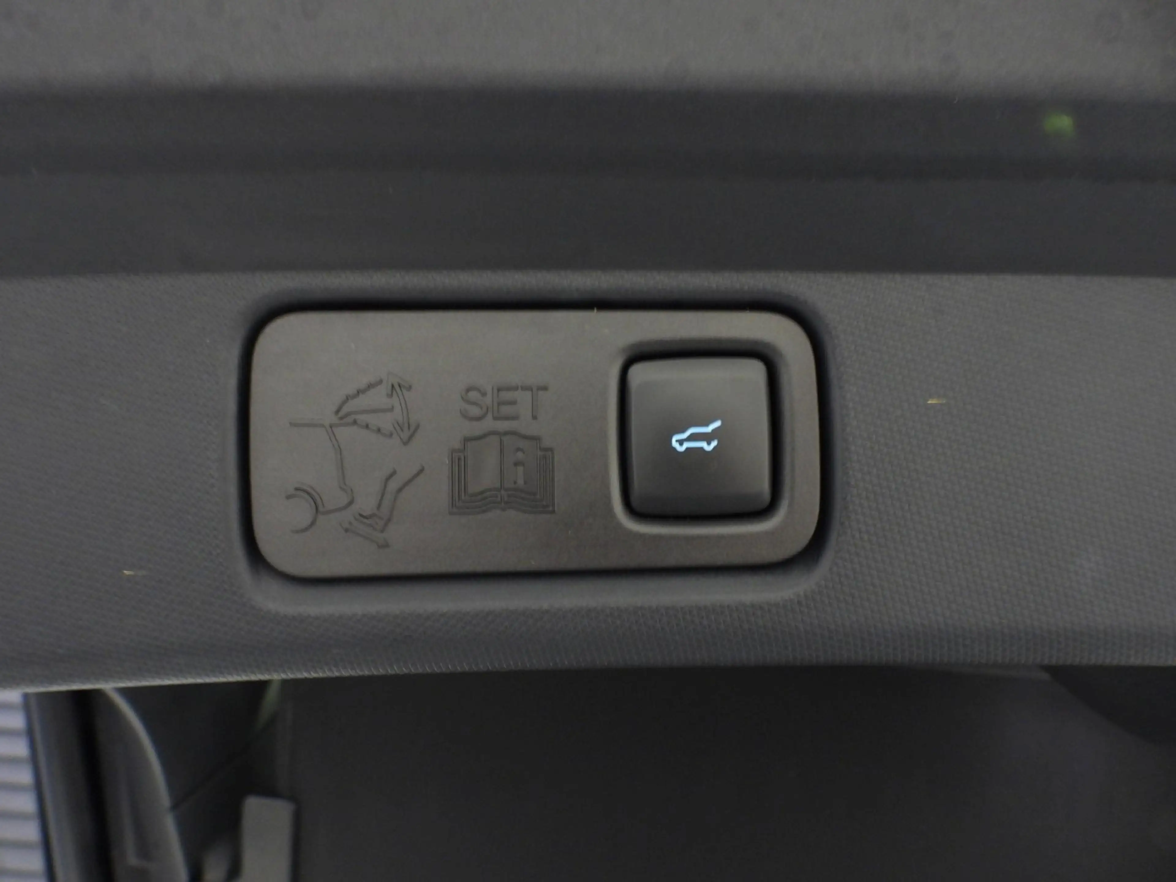 Ford Mustang Mach-E RWD 75 kWh LEER/NAVI/360CAM/LED/B&O/18"LMV! — photo 33