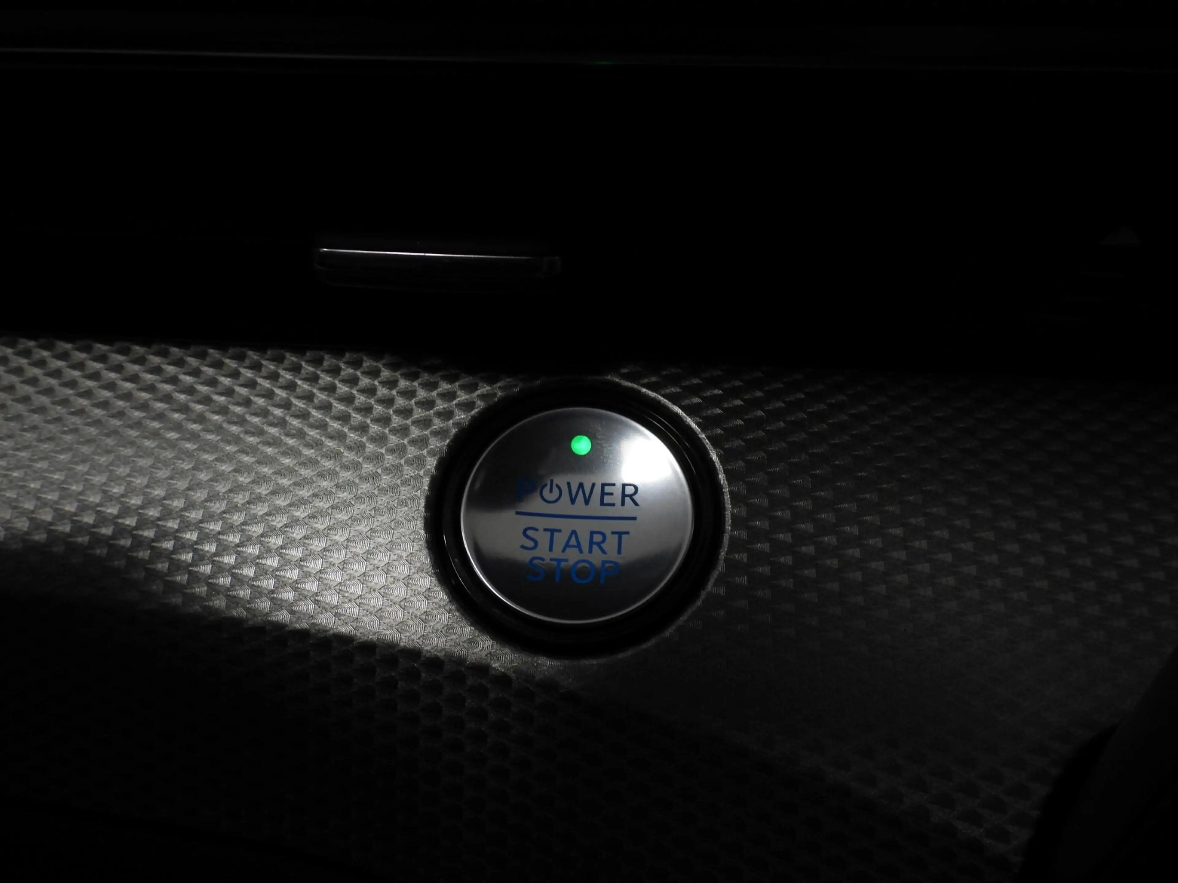 Ford Mustang Mach-E RWD 75 kWh LEER/NAVI/360CAM/LED/B&O/18"LMV! — photo 23