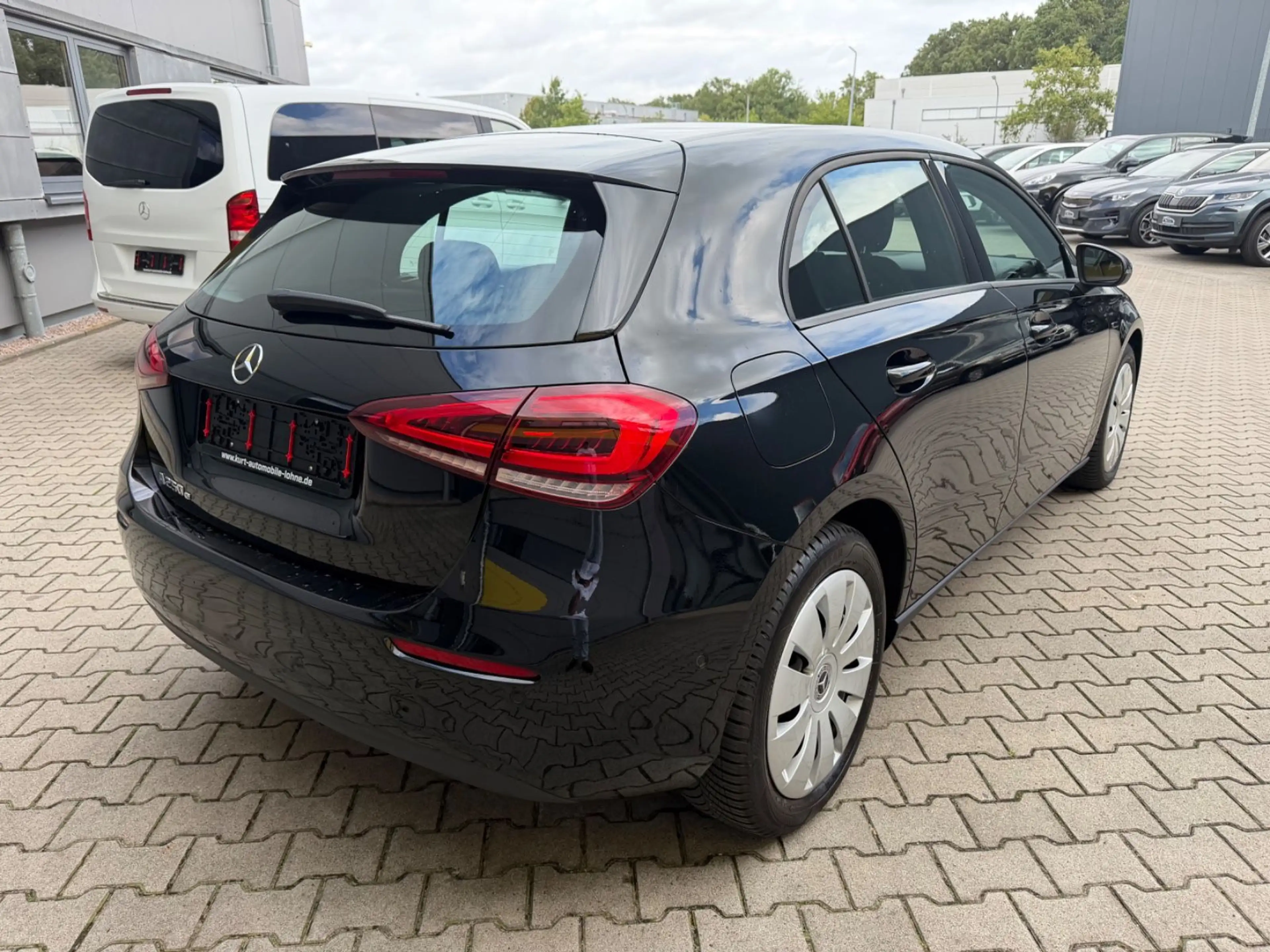 Mercedes-Benz A 250 e/HYBRID/PLUG IN/KAMERA/SHZ/NAVI/KLIMAA* — photo 7