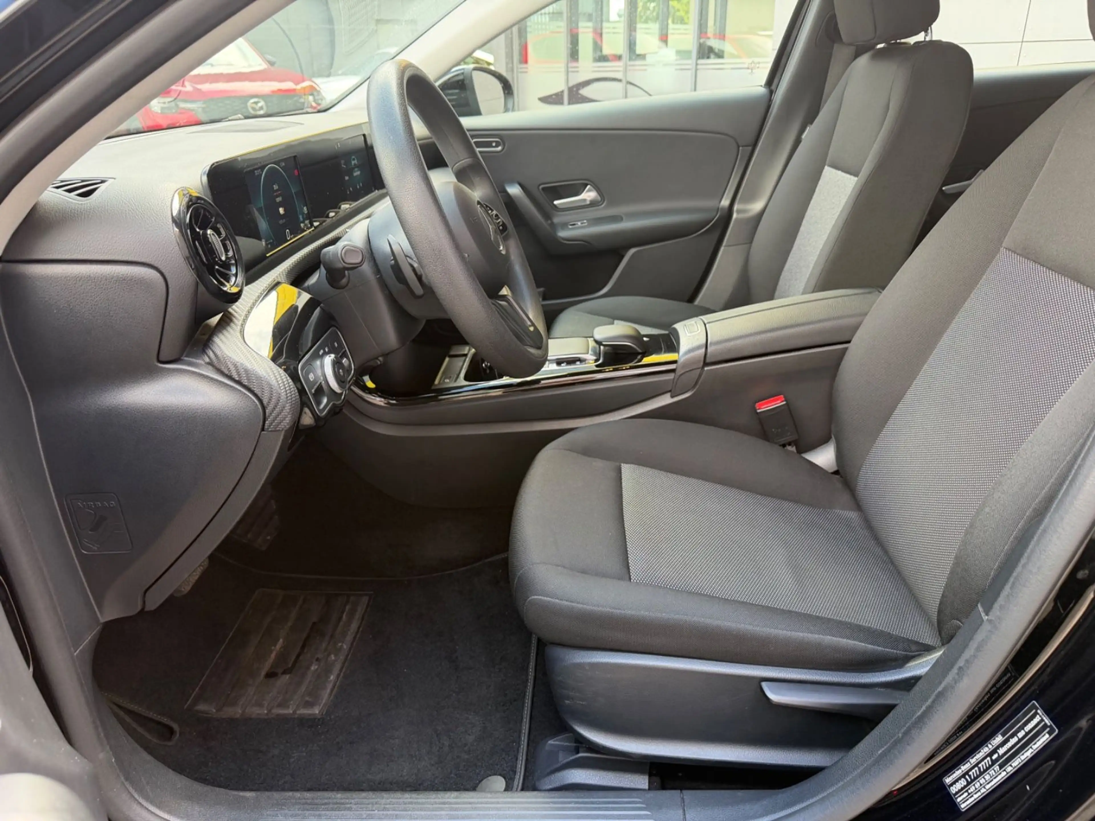 Mercedes-Benz A 250 e/HYBRID/PLUG IN/KAMERA/SHZ/NAVI/KLIMAA* — photo 12