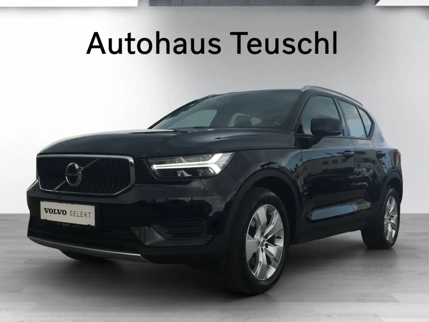 Volvo XC40 D4 AWD A Momentum Pro Schwarz - 1