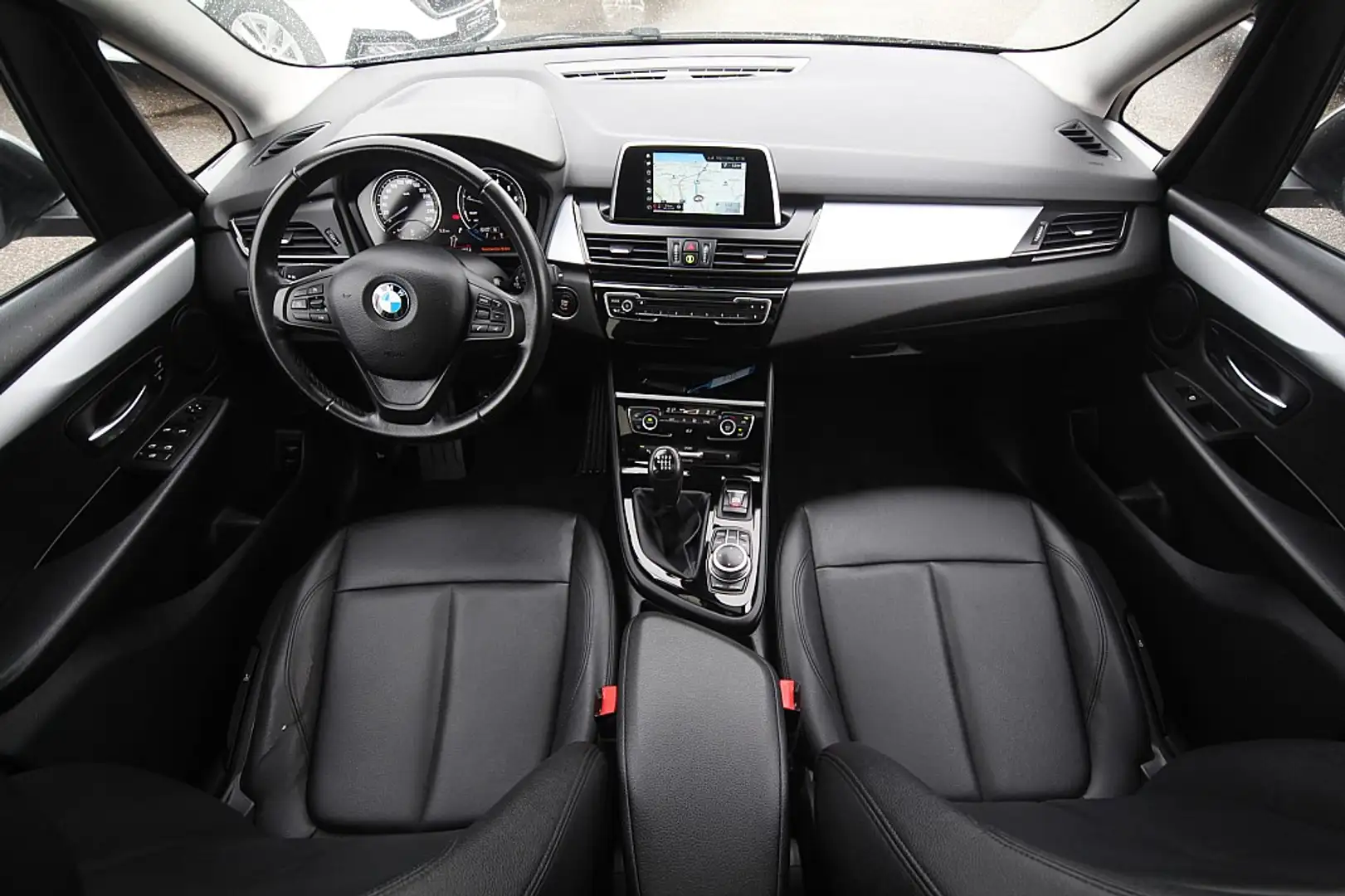 BMW 218 i Gran Tourer Advantage Grau - 2