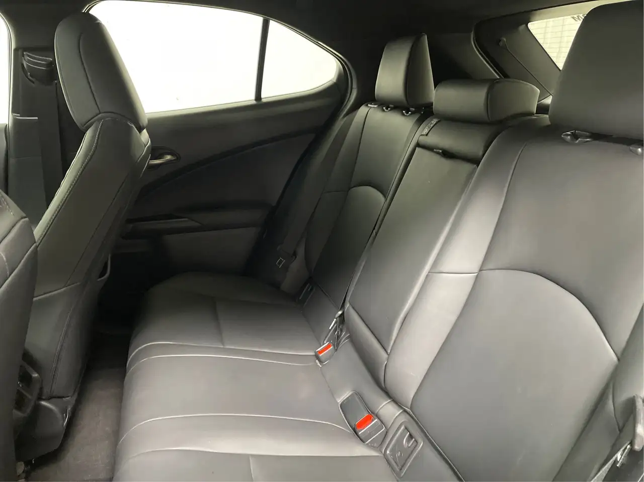 Lexus UX photo Lexus UX