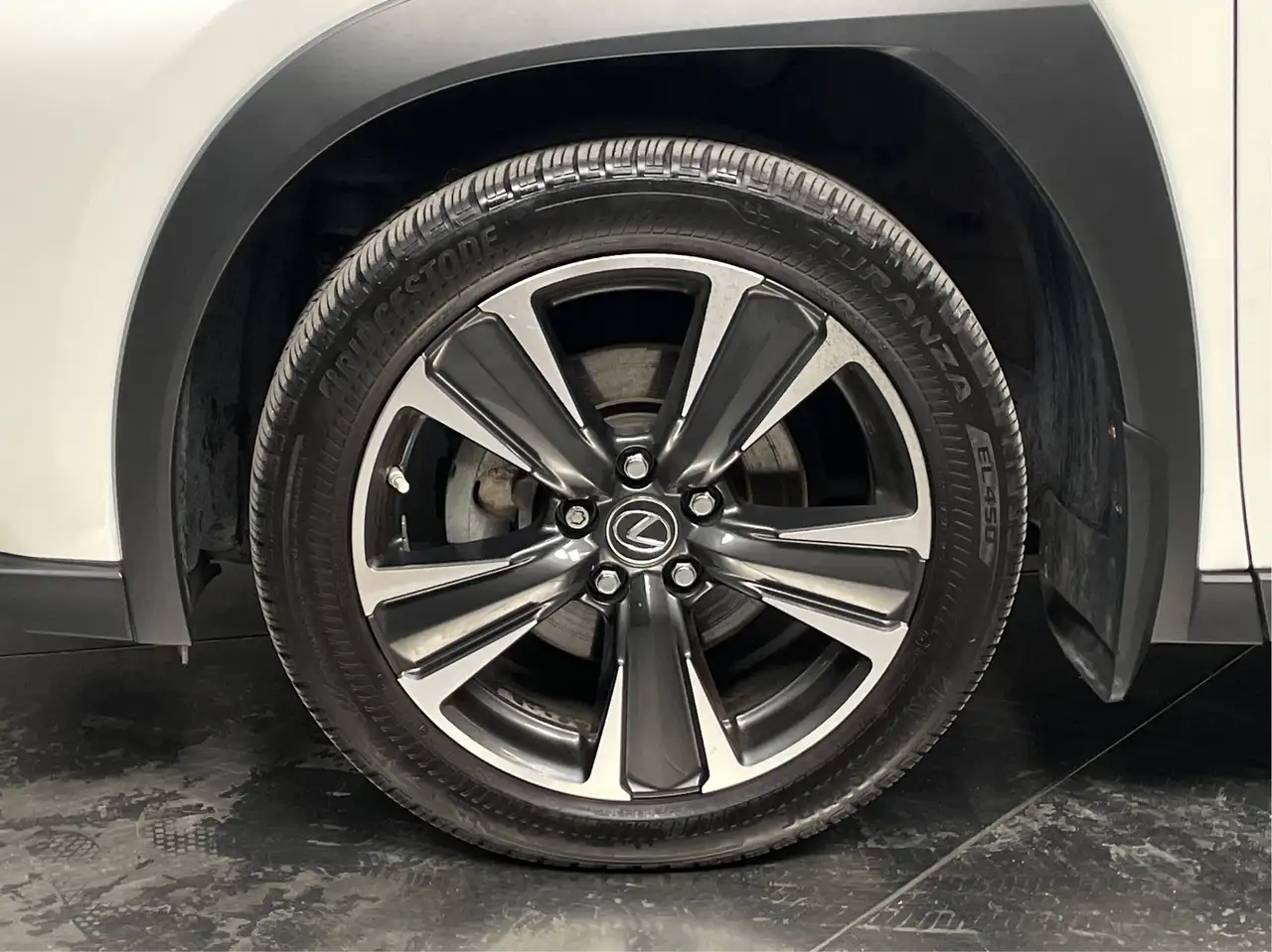 Lexus UX photo Lexus UX