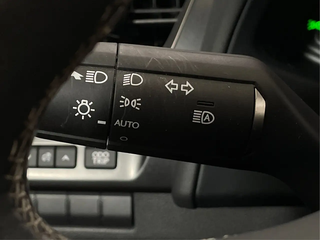 Lexus UX photo Lexus UX