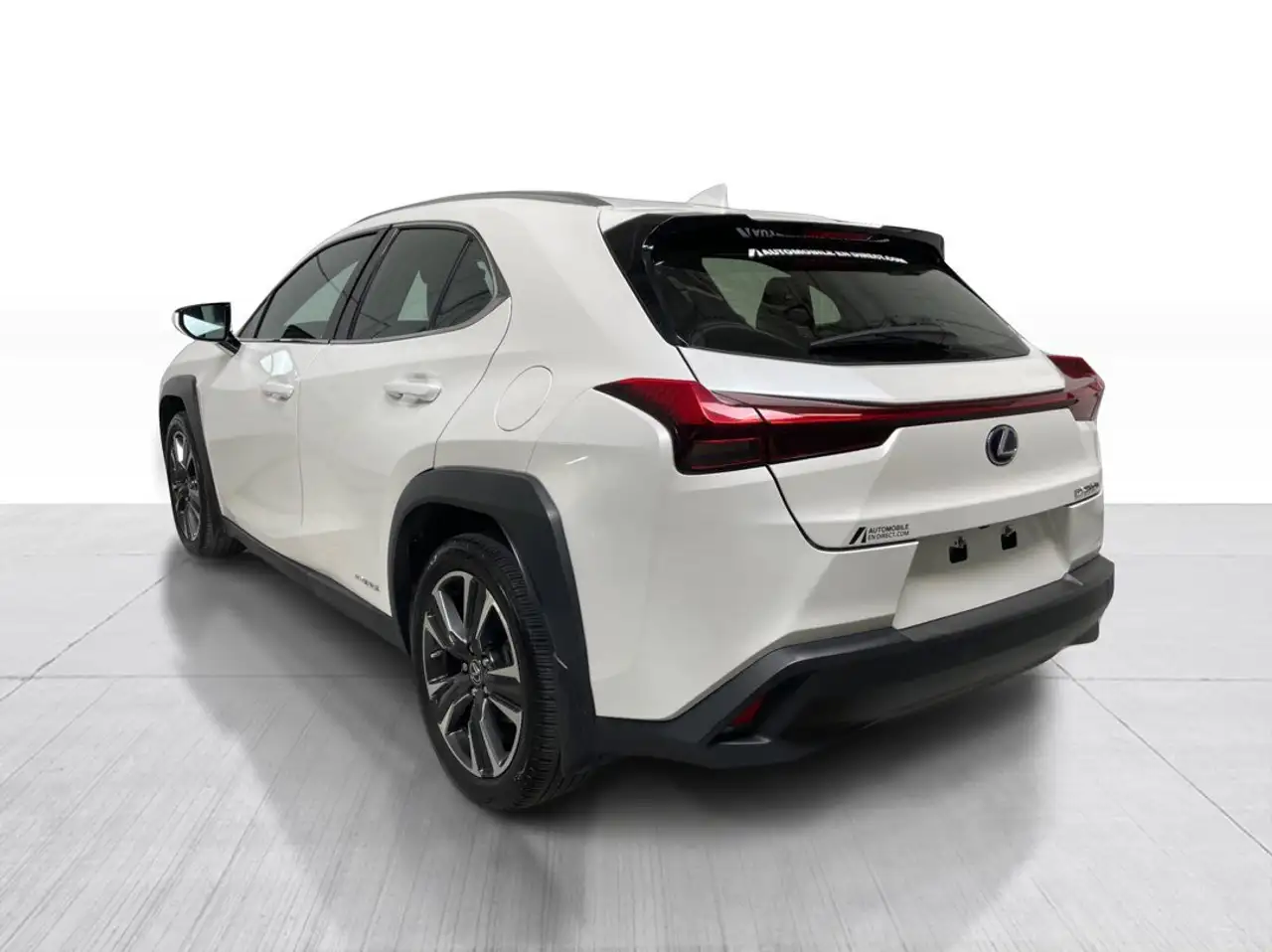 Lexus UX photo Lexus UX