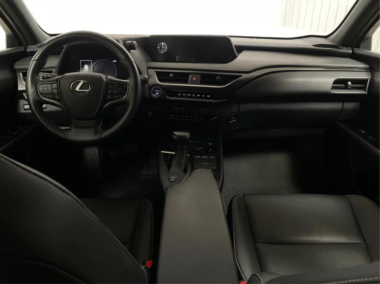 Lexus UX photo Lexus UX