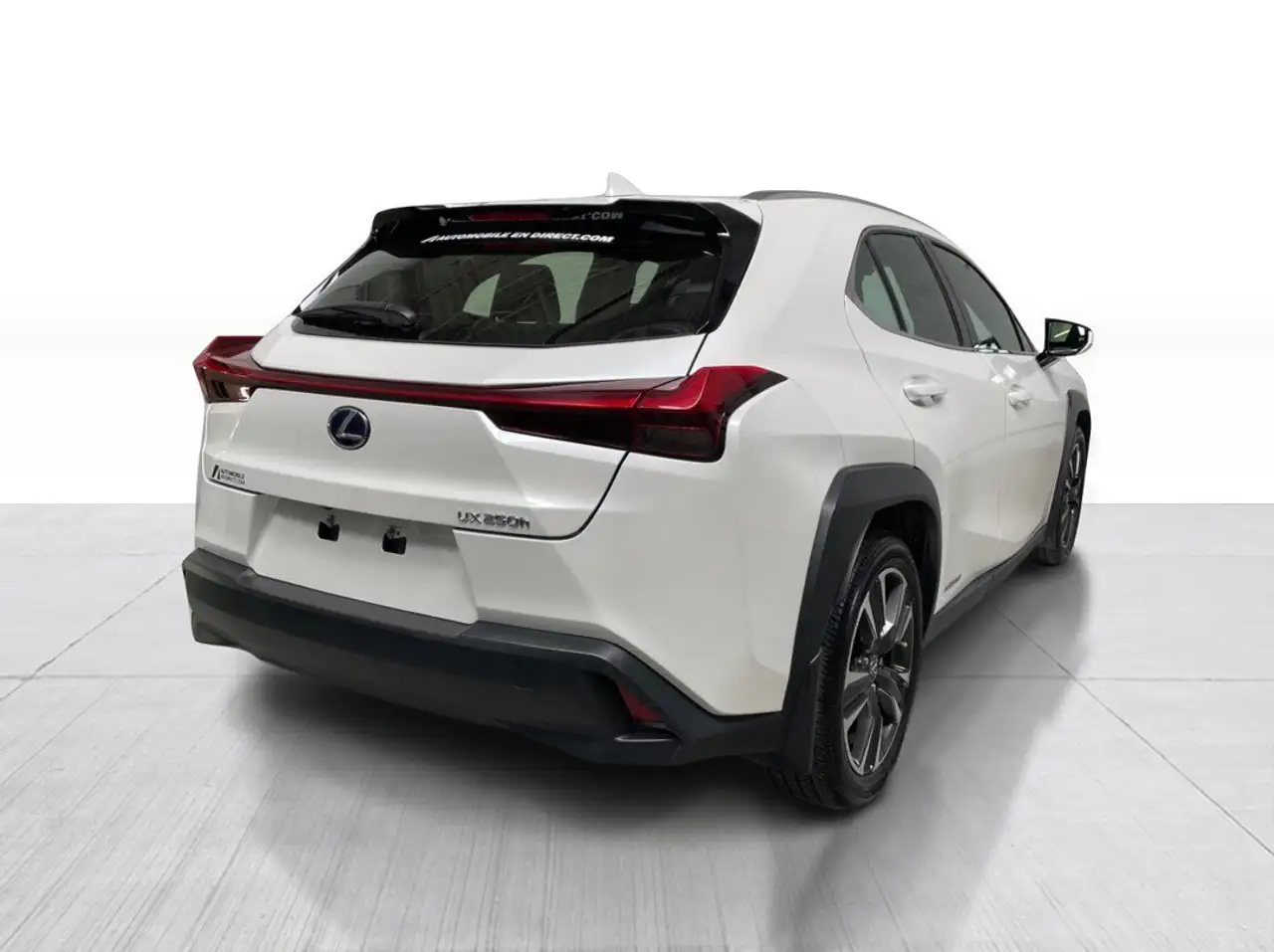 Lexus UX photo Lexus UX