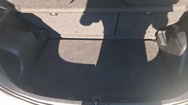 Toyota Yaris view 25