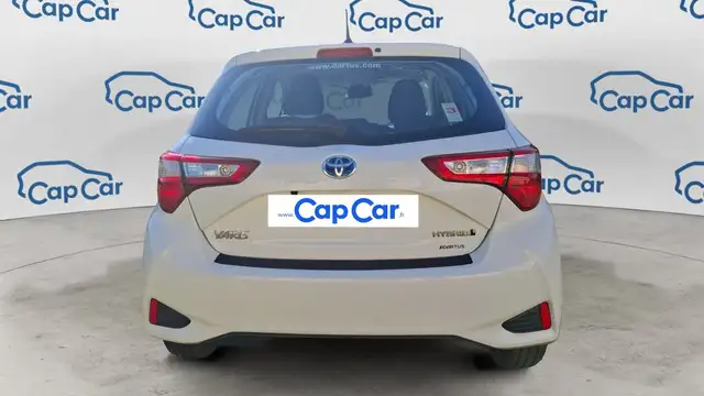 Toyota Yaris view 3