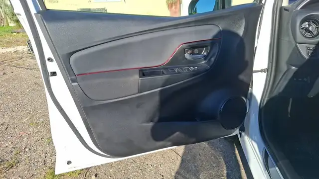 Toyota Yaris view 7