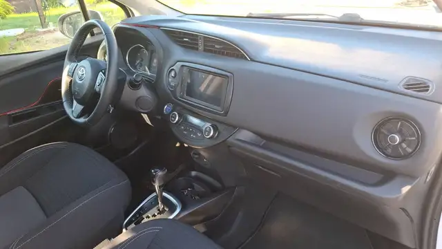 Toyota Yaris view 10