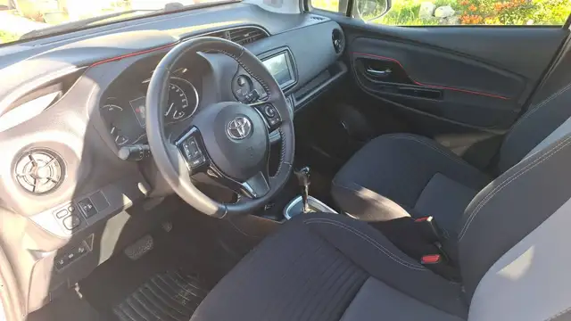 Toyota Yaris view 8