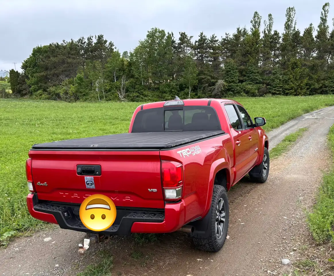 Toyota Tacoma снимка Toyota Tacoma