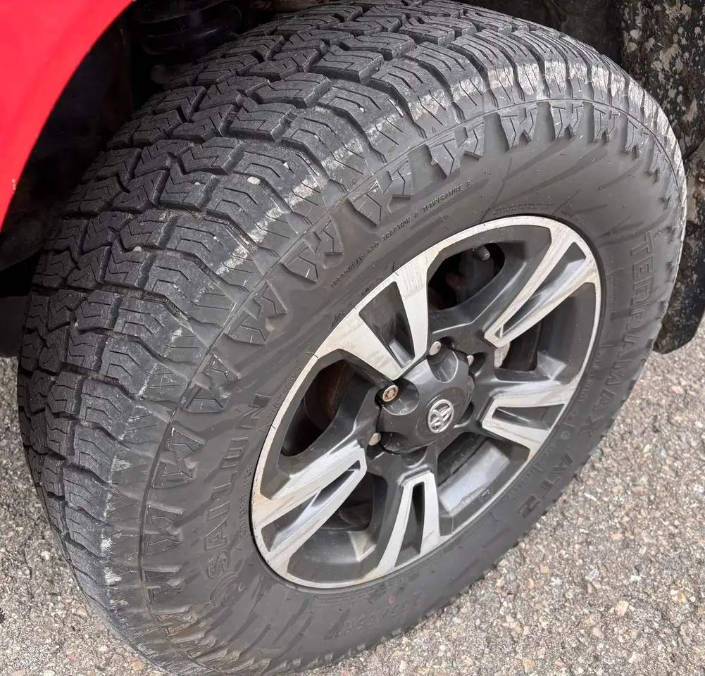 Toyota Tacoma снимка Toyota Tacoma