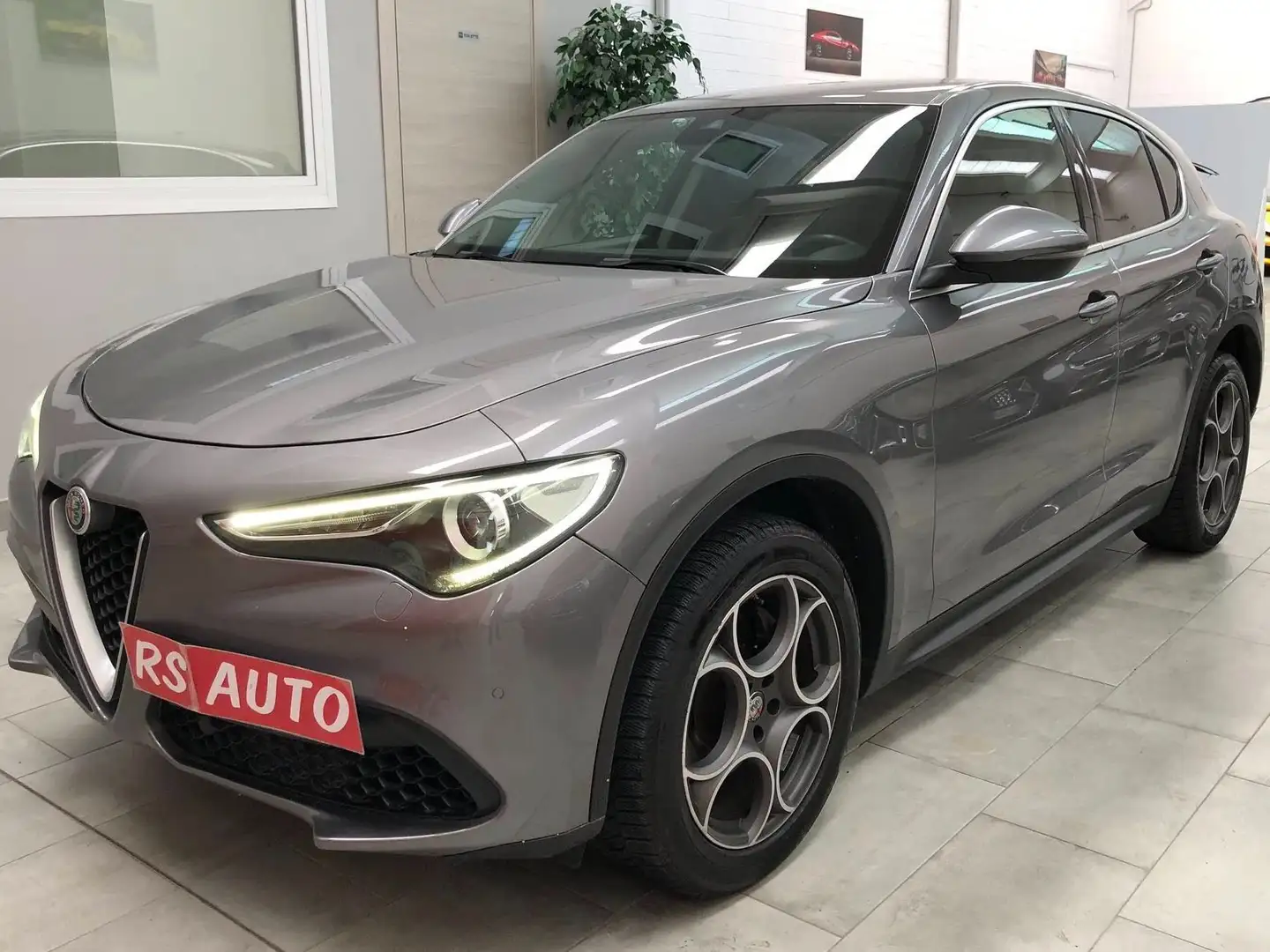 Alfa Romeo Stelvio Stelvio 2.0 t Executive Q4 280cv auto my19 Gris - 1