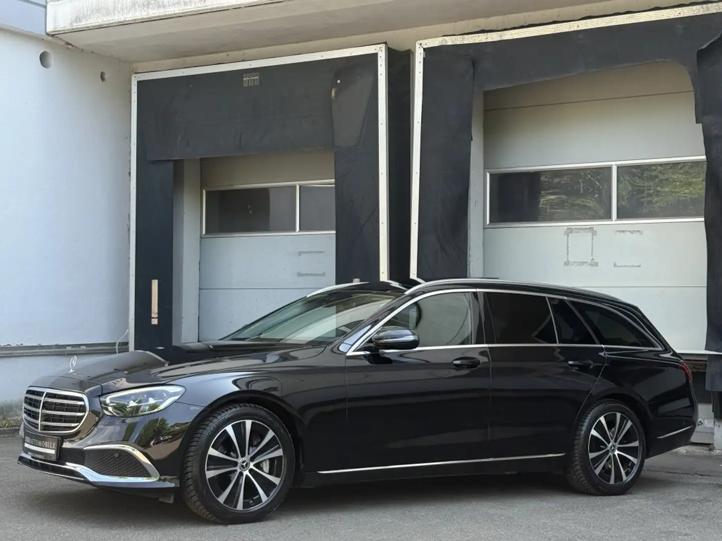 Mercedes-Benz E 400 d Avantgarde LED Widescreen Pano Burmester Noir - 2