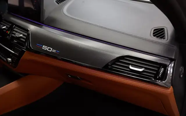 BMW M5 view 25