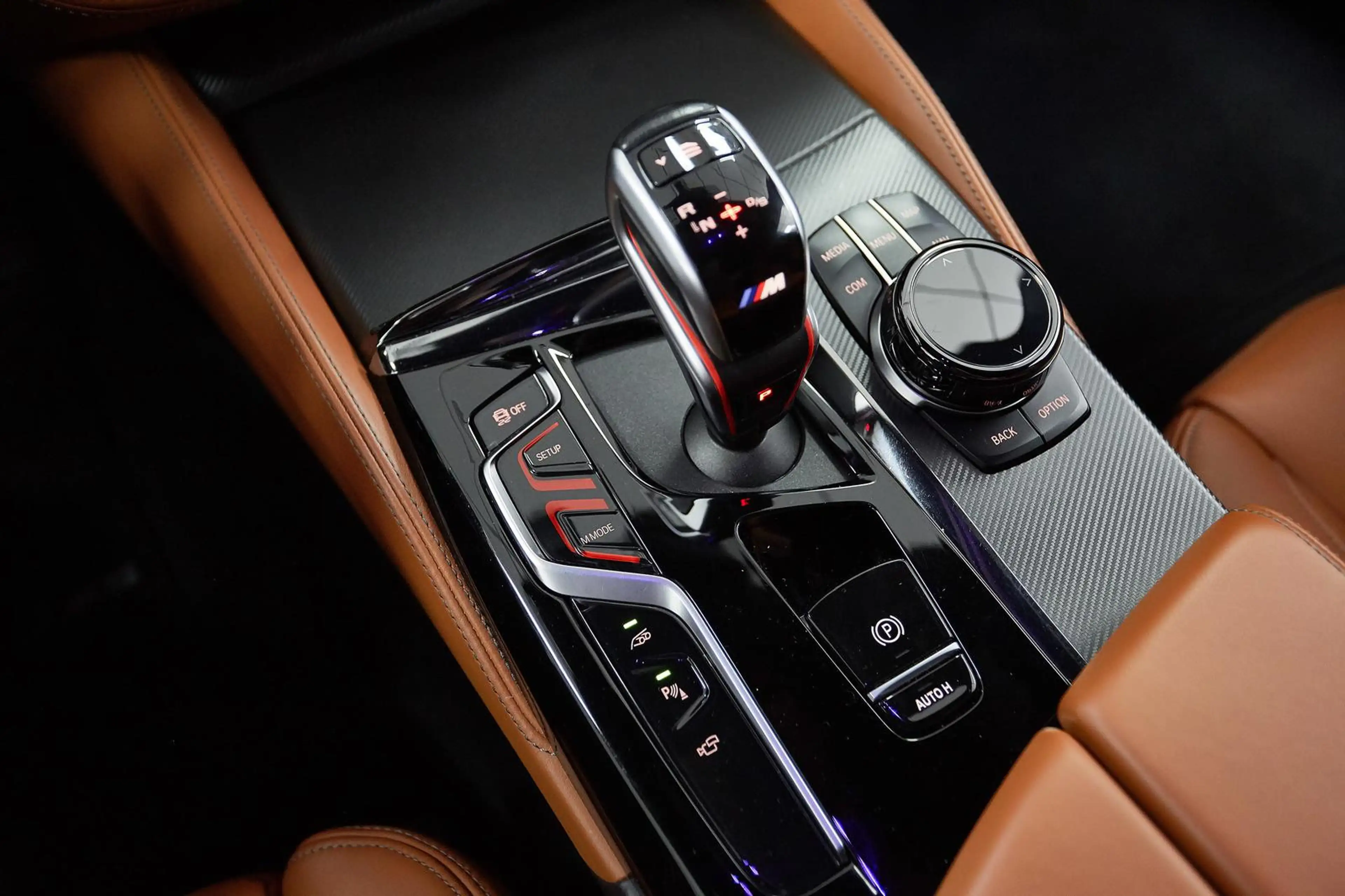 BMW M5 COMPETITION 50-JAHR*CARBON*LASER*MASSAGE*VOLL — photo 23