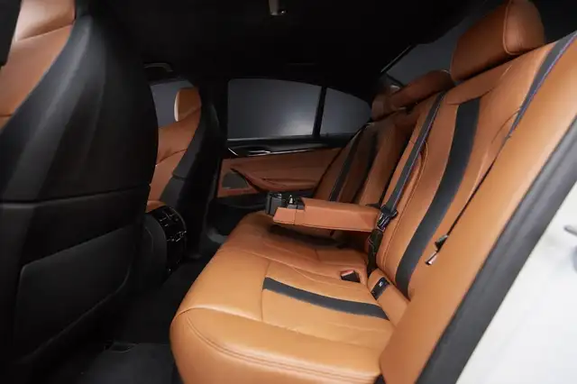 BMW M5 view 15