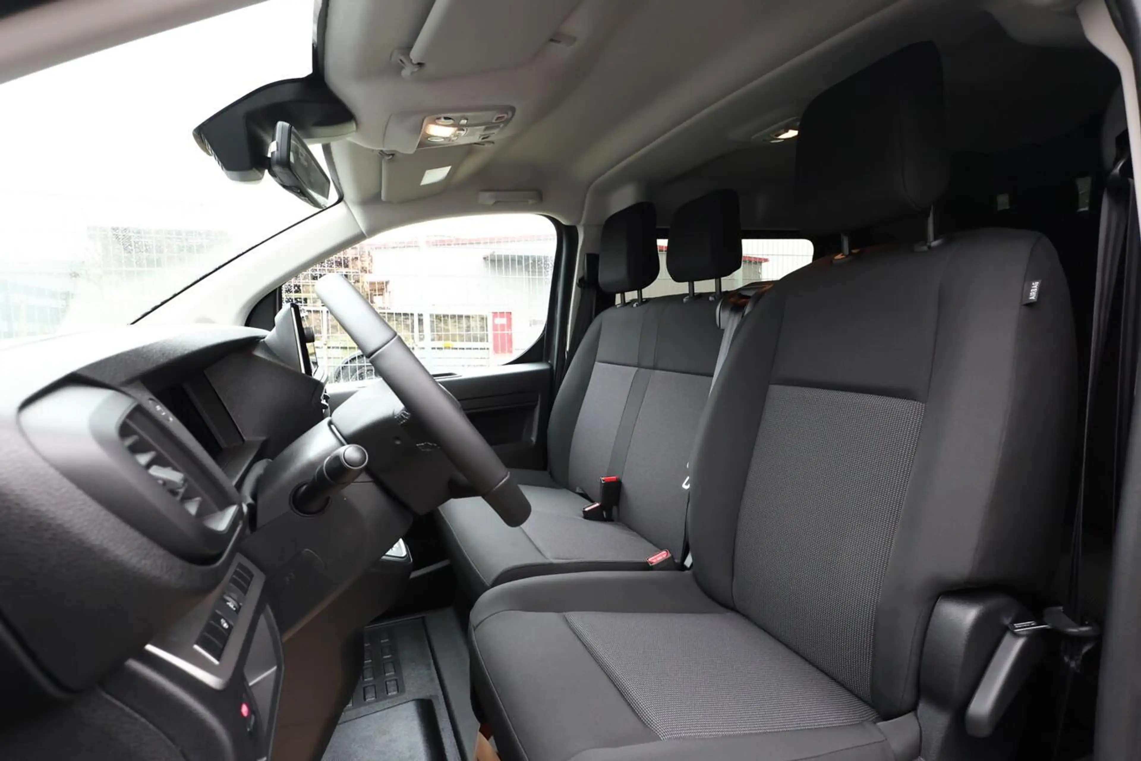 Citroen Jumpy DoKa XL Holz LED Nav Kam Keyl DigC 2xPDC 106 kW... — photo 6