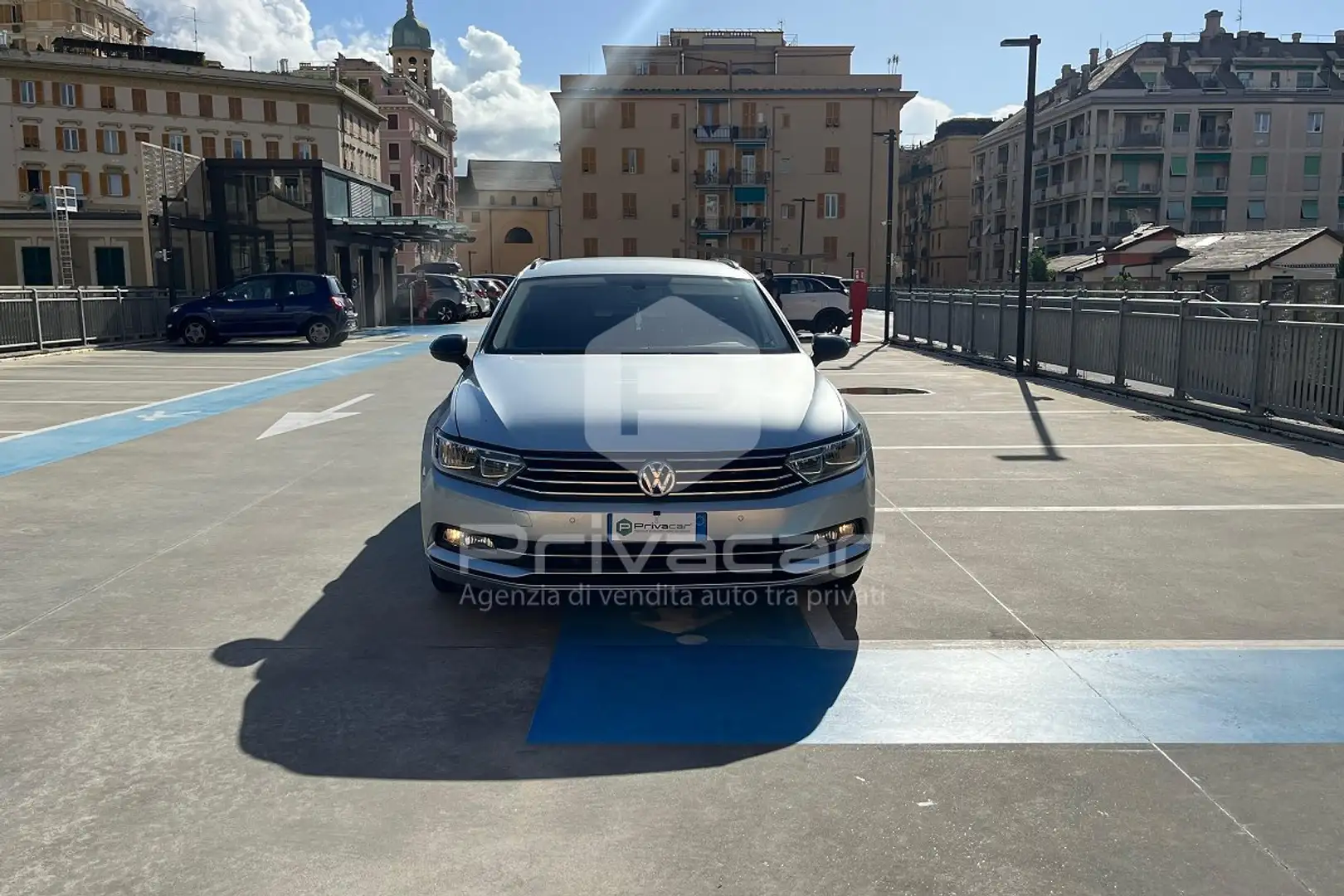 Volkswagen Passat Variant Passat Variant 2.0 TDI DSG Business BlueMotion Tech Zilver - 2