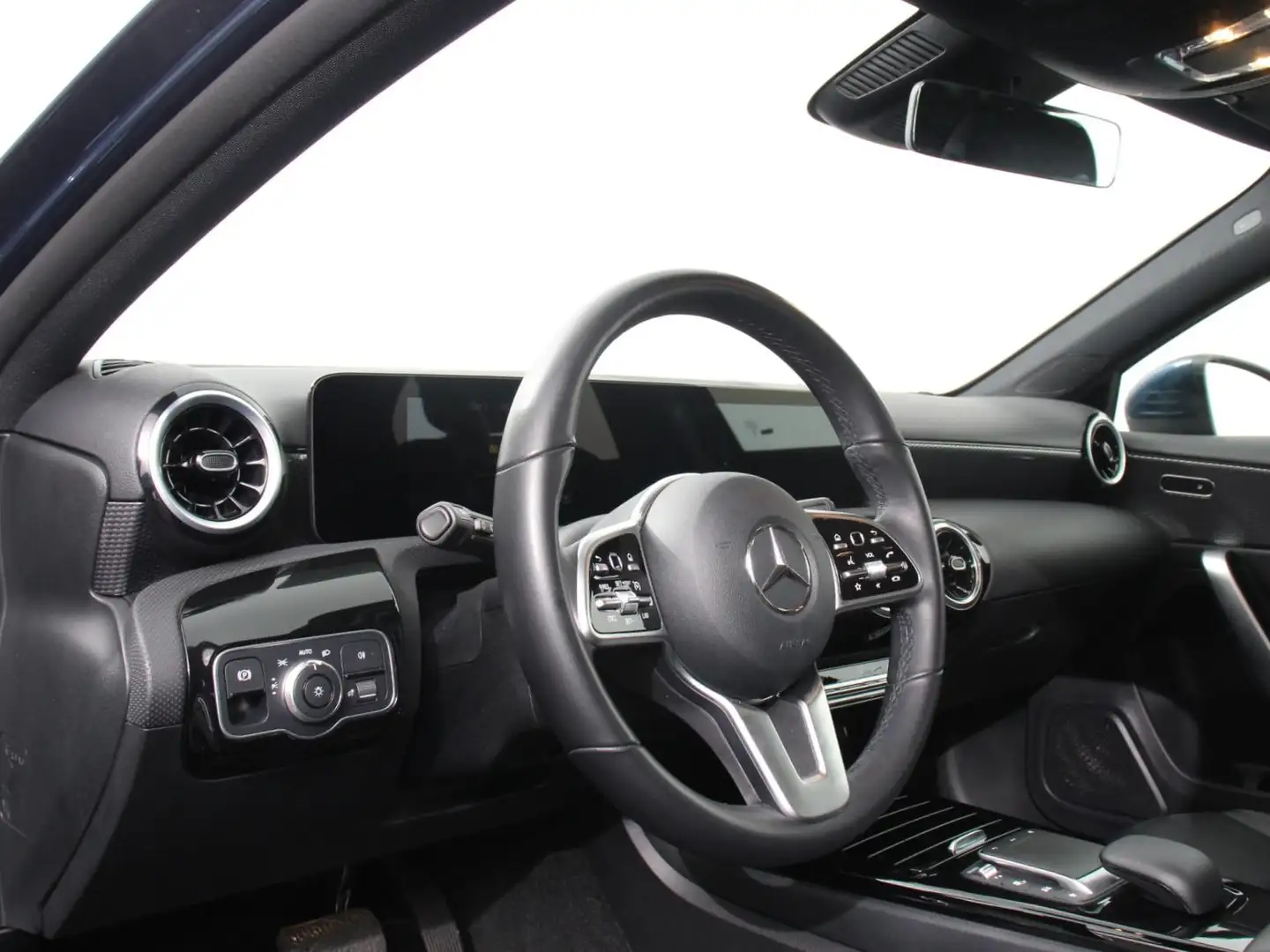 Mercedes-Benz A 200 163pk DCT Progressive | DEMO ! | Navigatie Parkeer Blauw - 2