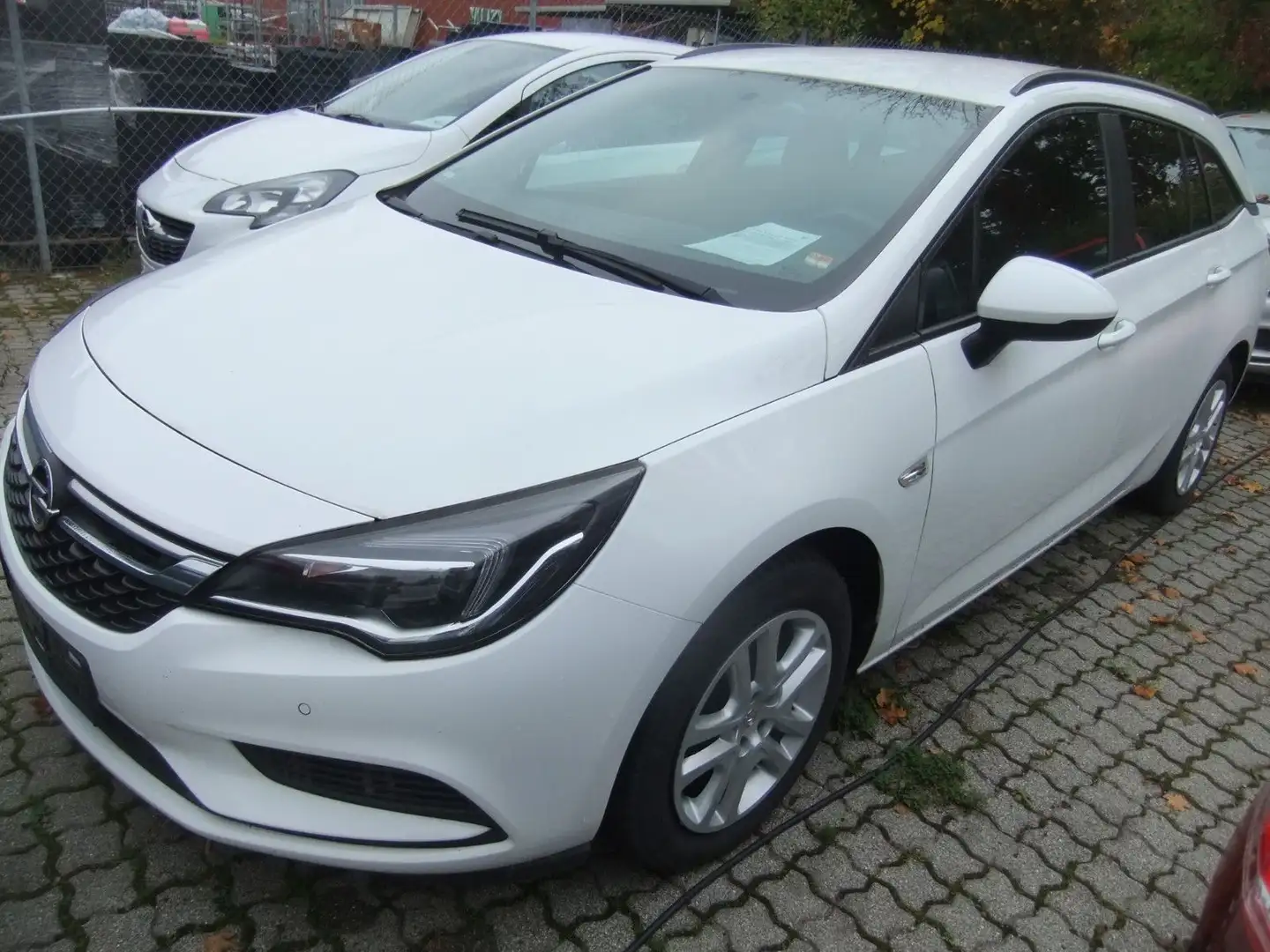 Opel Astra K Sports Tourer INNOVATION Start/Stop Weiß - 1
