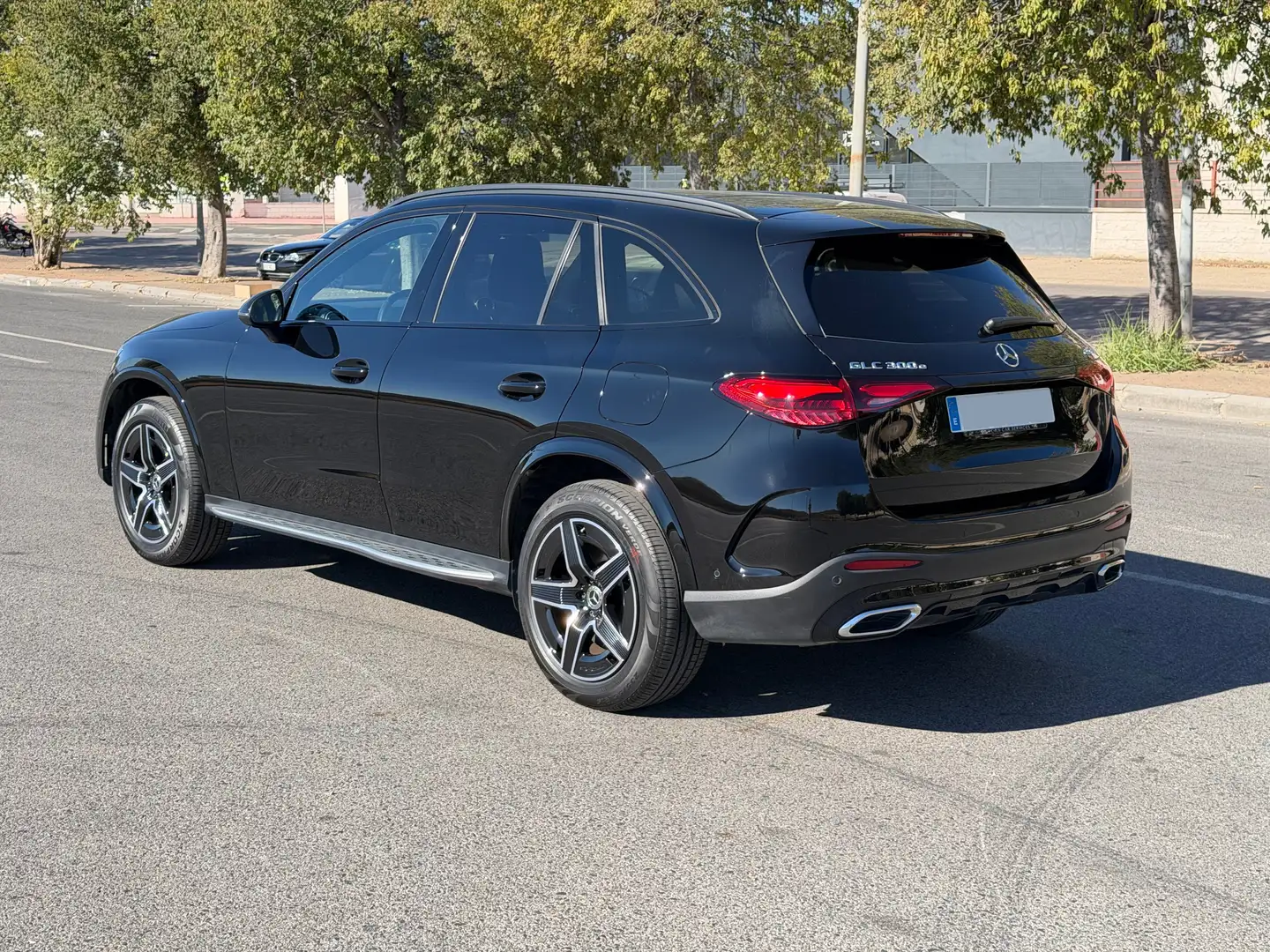 Mercedes-Benz GLC 300 GLC 300e 4Matic 9G-Tronic Negro - 2
