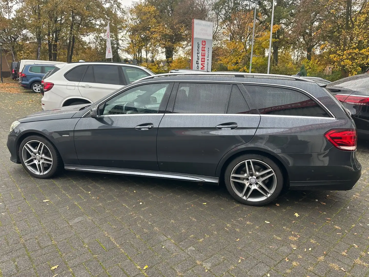 Mercedes-Benz E 220 T-Modell AMG-Line AVANTGARDE ILS NAVI Grijs - 2