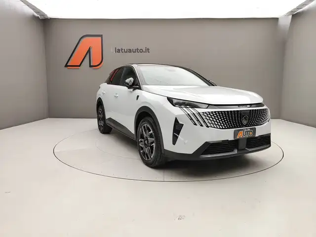 Peugeot 3008 view 5
