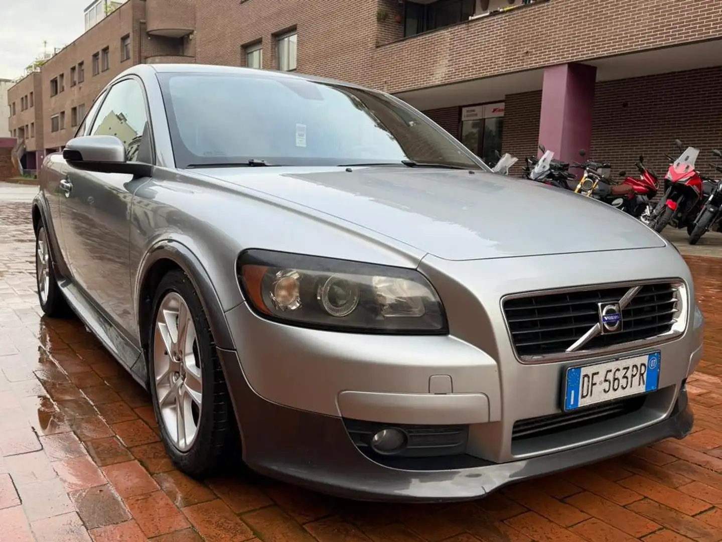 Volvo C30 C30 2.4 d5 R-DESIGN auto Silber - 1