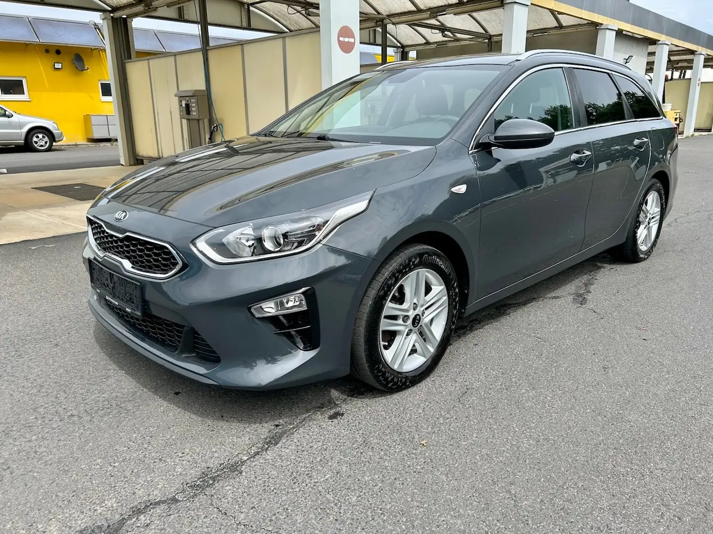 Kia Ceed SW / cee'd SW 1,6 CRDi SCR Silber *1. Besitz* Gris - 1