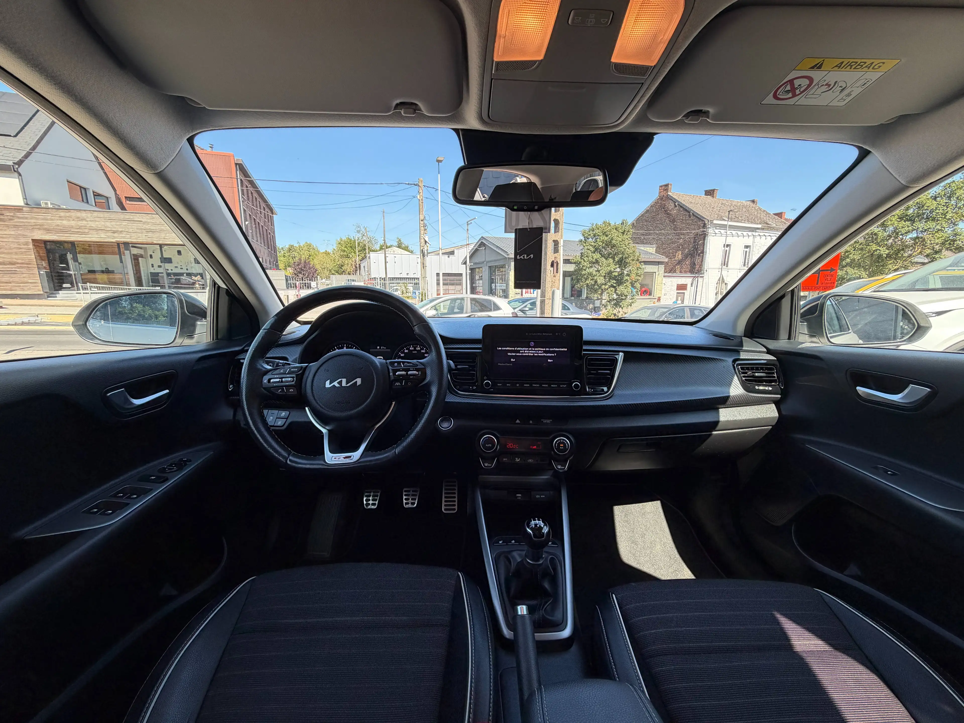 Kia Rio Rio 1.2i GT-Line ** FULL FULL ** CLIM ** CRUISE ** CAR-PLAY ** CAMERA ** GARANTIE FIN 2029 — photo 8