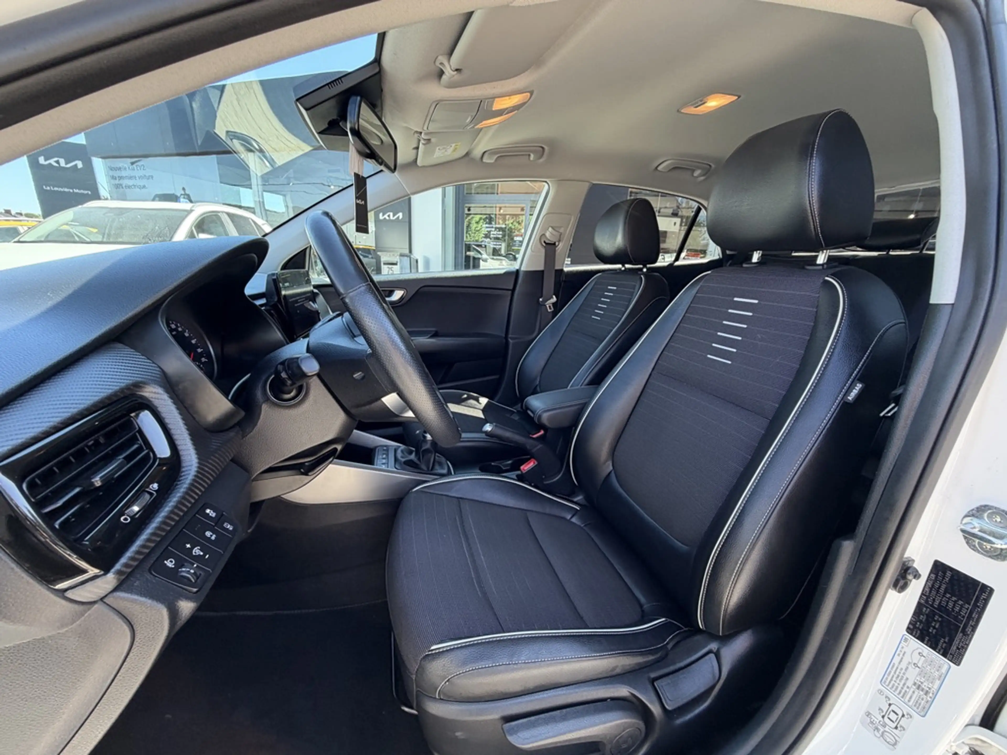 Kia Rio Rio 1.2i GT-Line ** FULL FULL ** CLIM ** CRUISE ** CAR-PLAY ** CAMERA ** GARANTIE FIN 2029 — photo 9