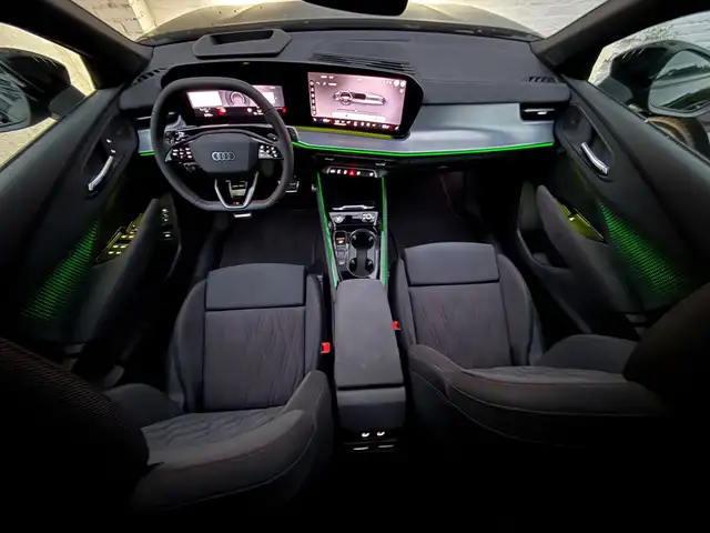 Audi Q3 view 3