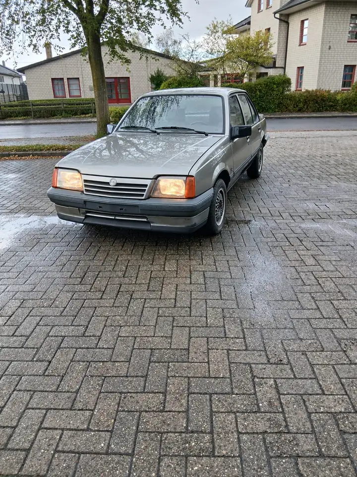Opel Ascona c LS, foto 2