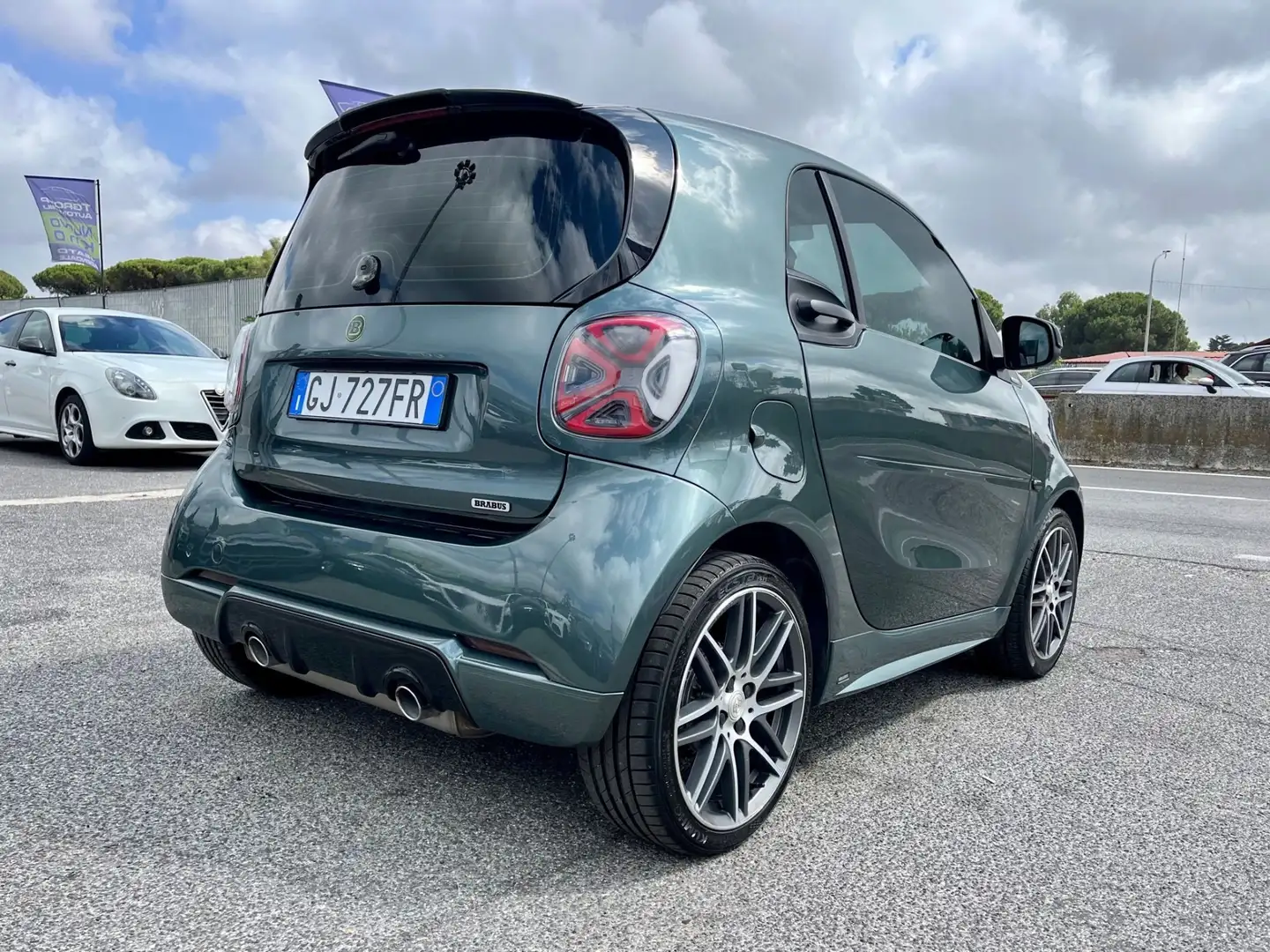 smart forTwo BRABUS 0.9 Turbo twinamic Tailor Made Verde - 2