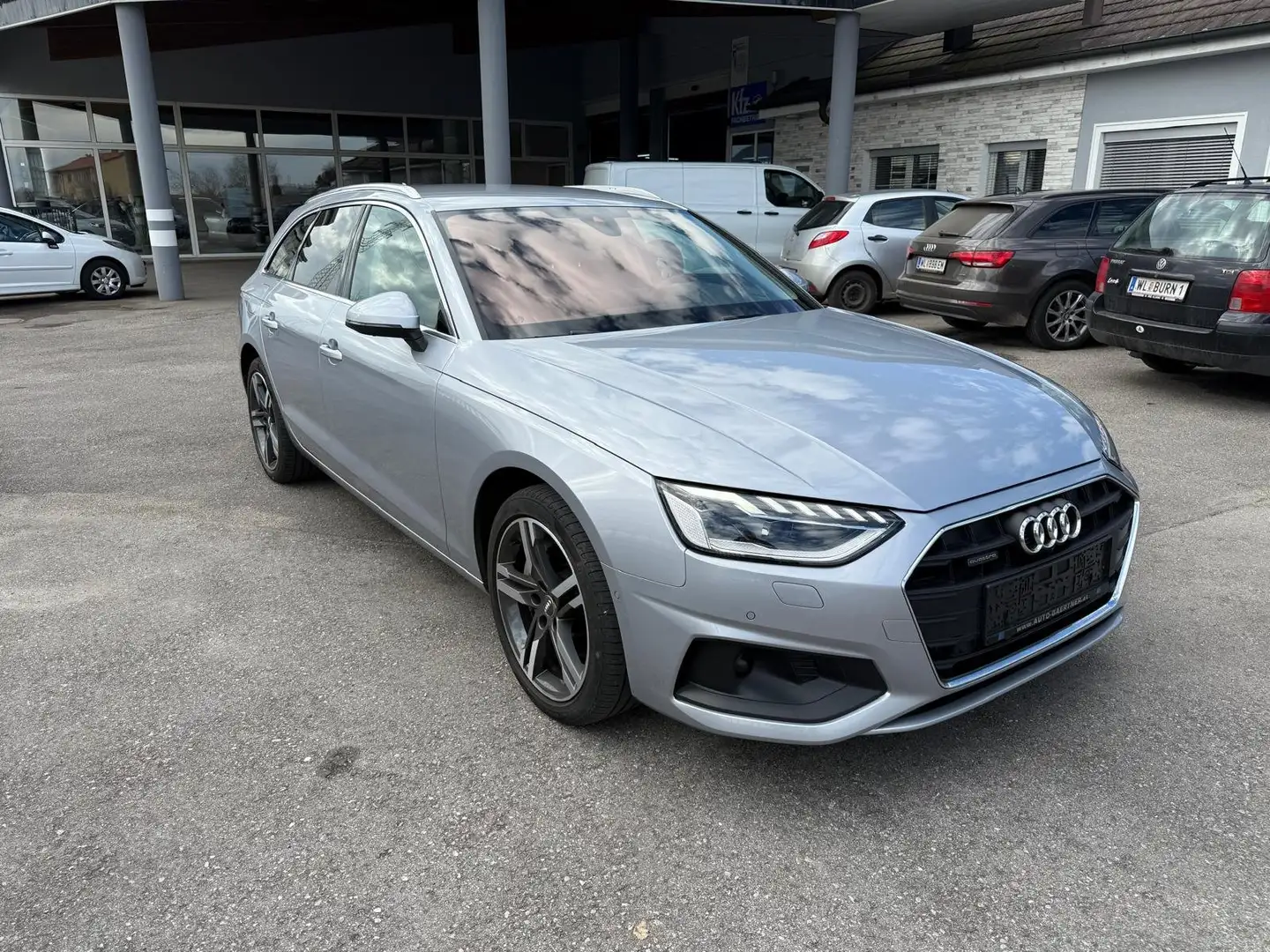 Audi A4 Avant 40 TDI quattro S-tronic/Virtual/Navi/LED/RFK Silber - 2