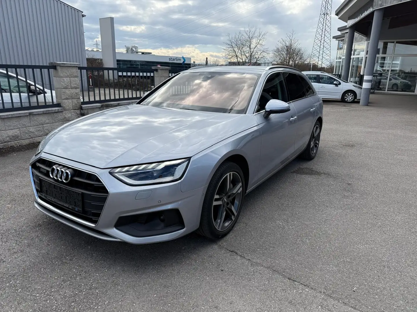 Audi A4 Avant 40 TDI quattro S-tronic/Virtual/Navi/LED/RFK Silber - 1