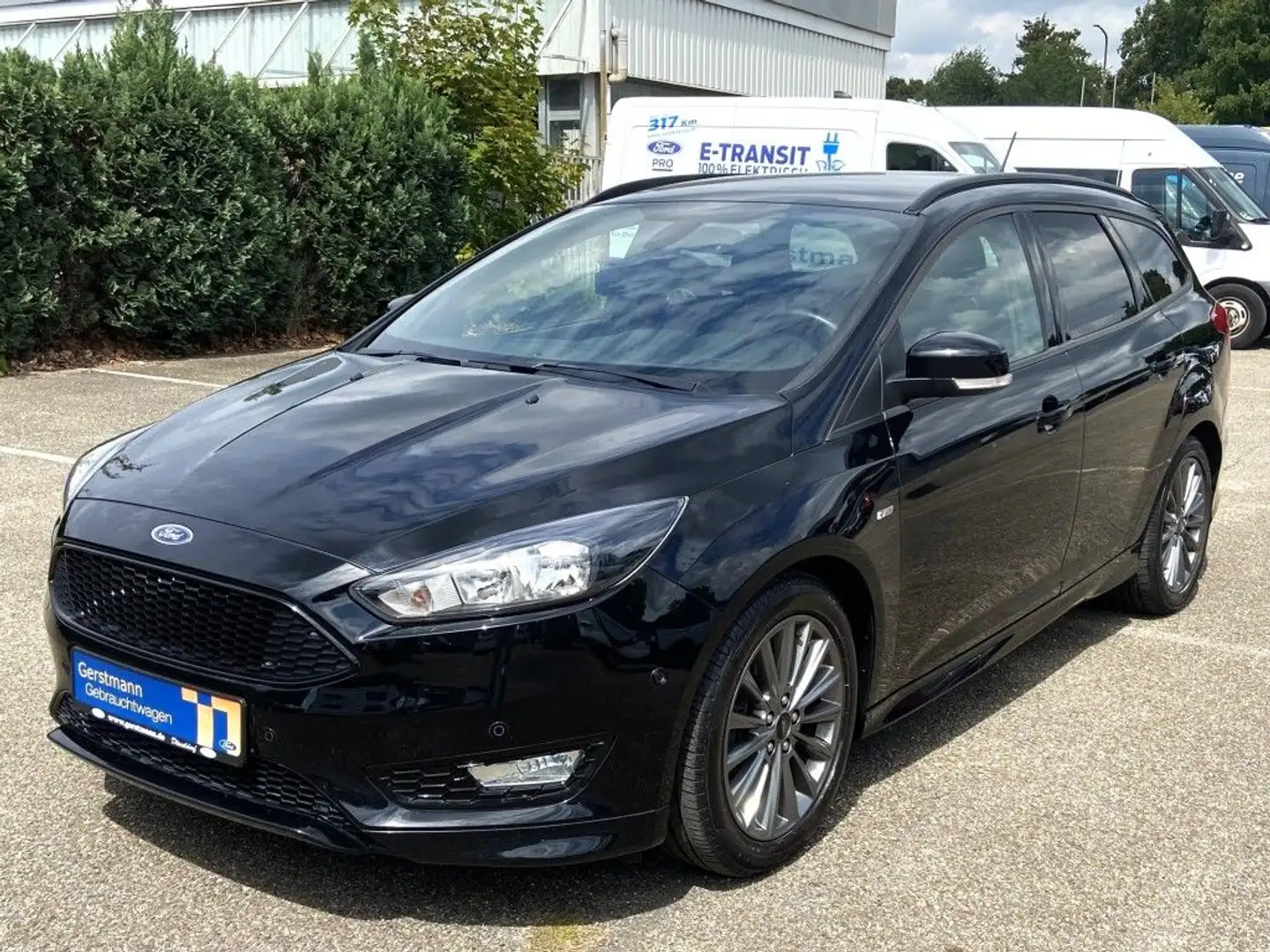 Ford Focus Turnier 1.0 EcoBoost ST-Line Schwarz - 1