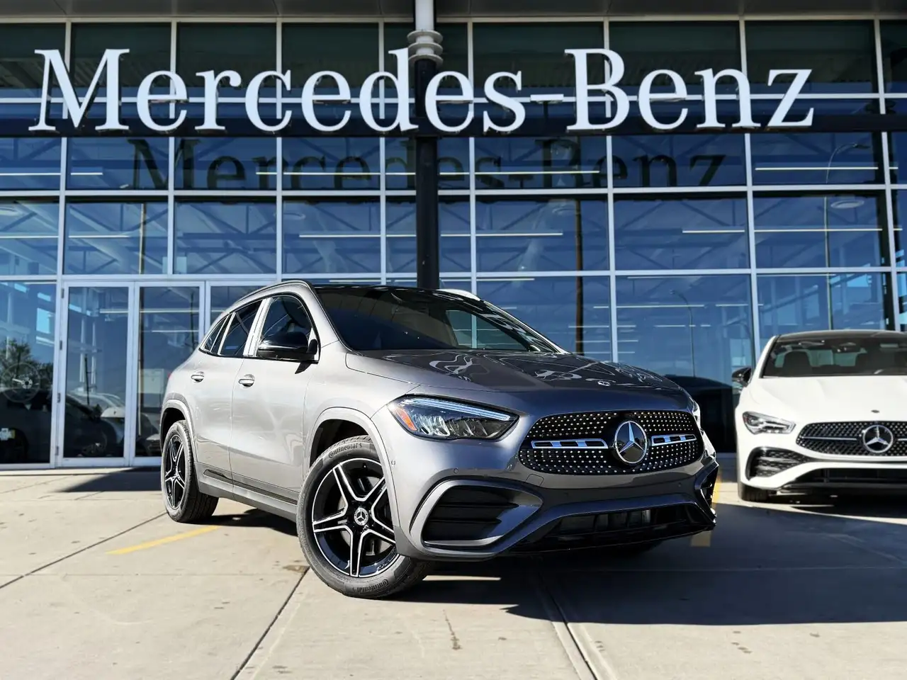 Mercedes-Benz GLA снимка Mercedes-Benz GLA