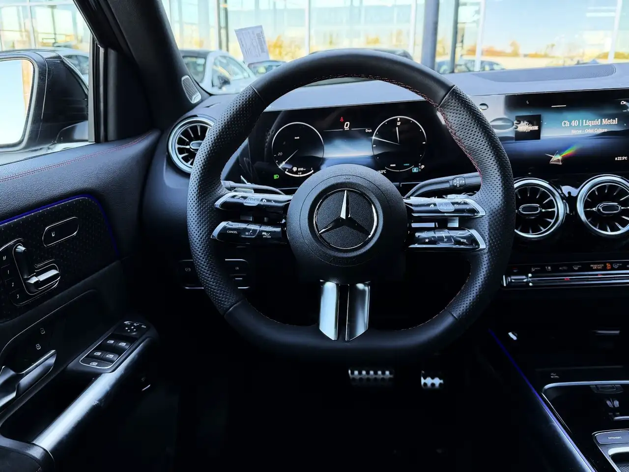 Mercedes-Benz GLA снимка Mercedes-Benz GLA