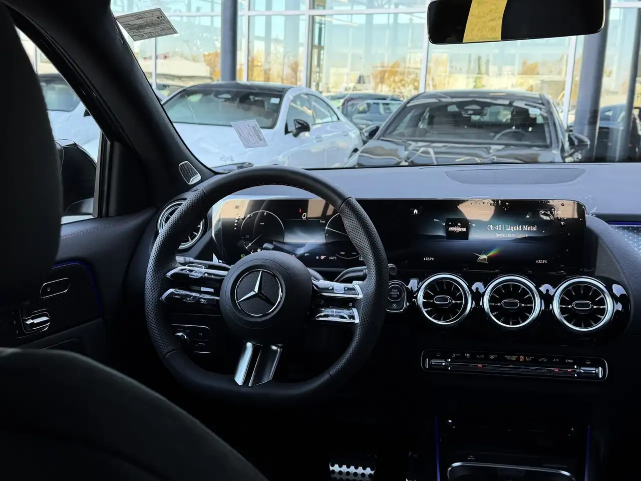 Mercedes-Benz GLA снимка Mercedes-Benz GLA