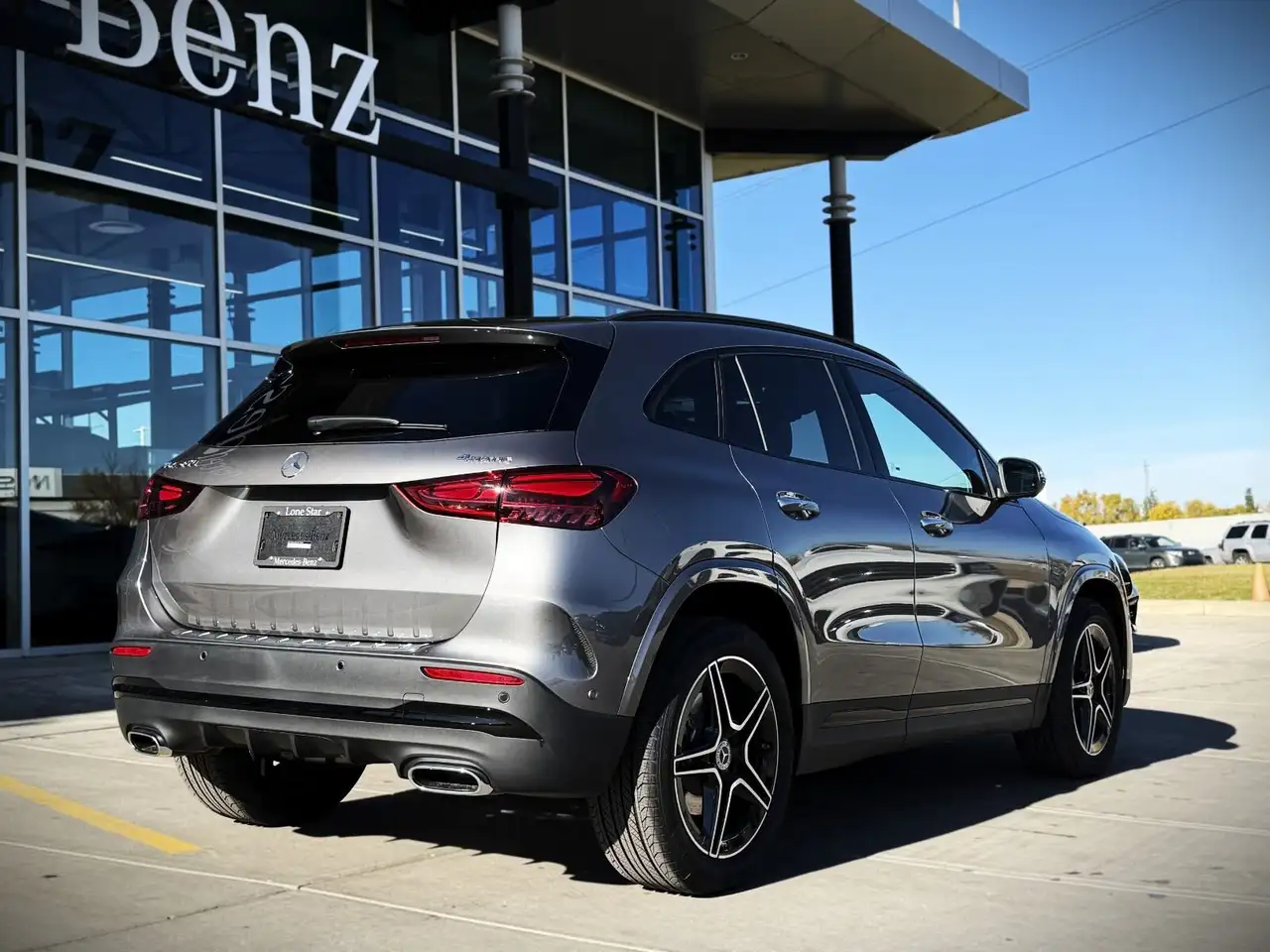 Mercedes-Benz GLA снимка Mercedes-Benz GLA